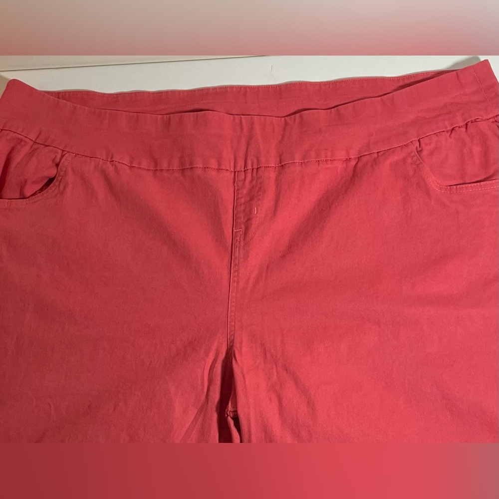 Women Within Bermuda Shorts - Picture 3 of 7